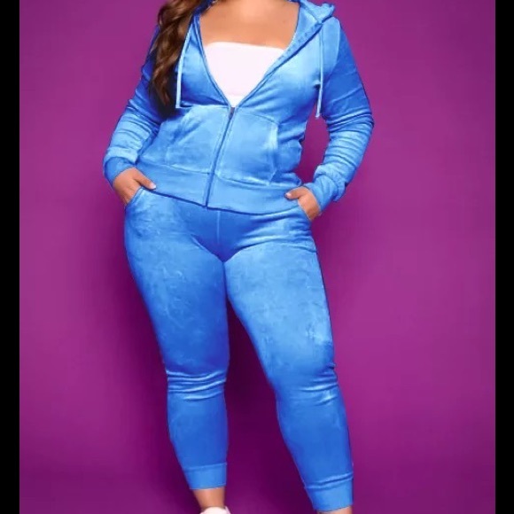 🦋Pretty and blue velvet 2pcs🦋 - Picture 2 of 5